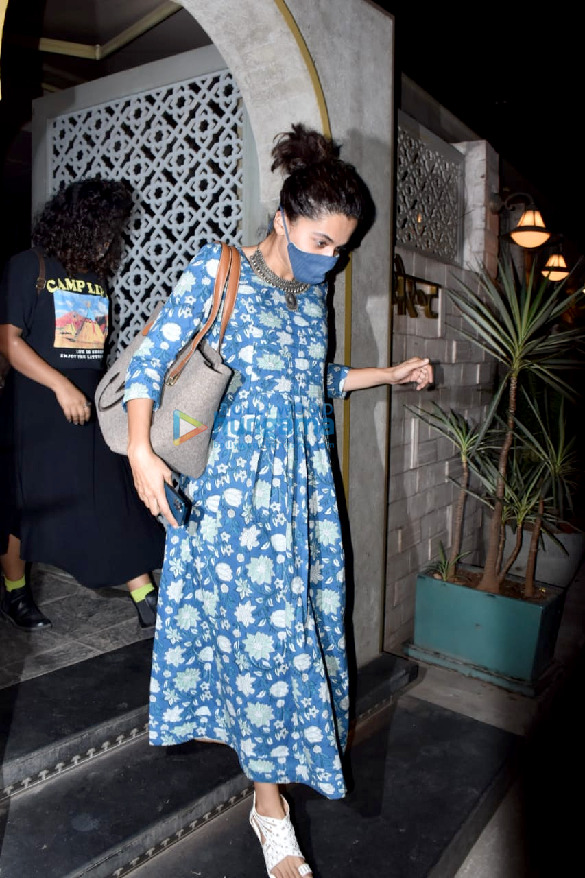 Photos: Taapsee Pannu snapped at Bayroute in Juhu Photos: Taapsee Pannu snapped at Bayroute in Juhu