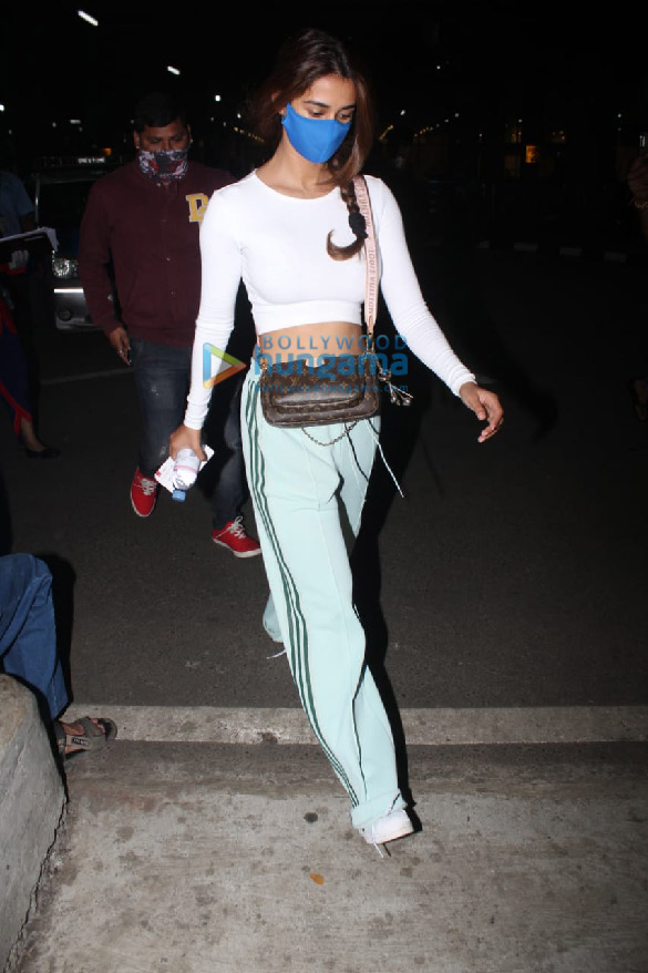 photos tiger shroff and disha patani snapped at the airport 2 2