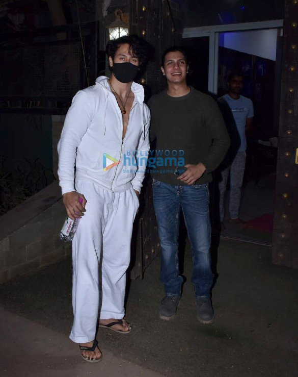 photos tiger shroff spotted outside a dubbing studio in juhu 5