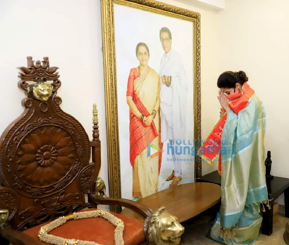 photos urmila matondkar snapped at matoshree 3
