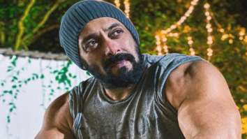 Post his 55th birthday, Salman Khan flaunts his ripped physique in new photo
