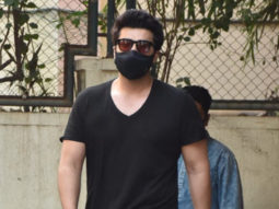 SPOTTED: Arjun Kapoor & Hrithik Roshan at Juhu