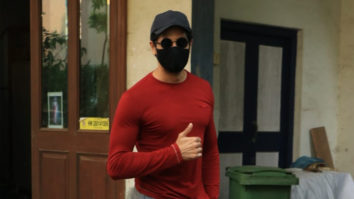 Sidharth Malhotra spotted at Bandra dubbing studio