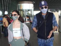 Spotted – Ranbir Kapoor and Alia Bhatt at Airport