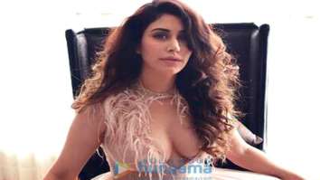 Celebrity Photo Of Warina Hussain