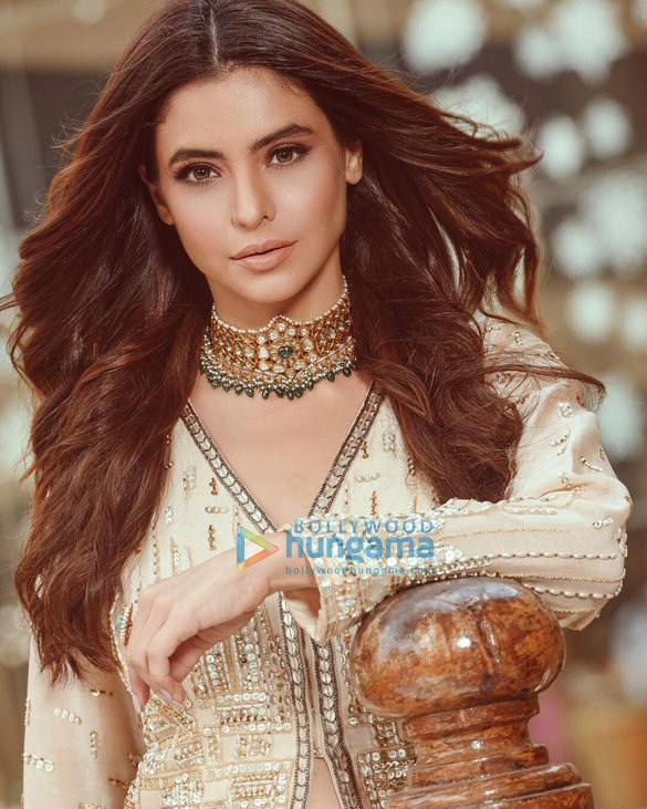 aamna shariff 2 4