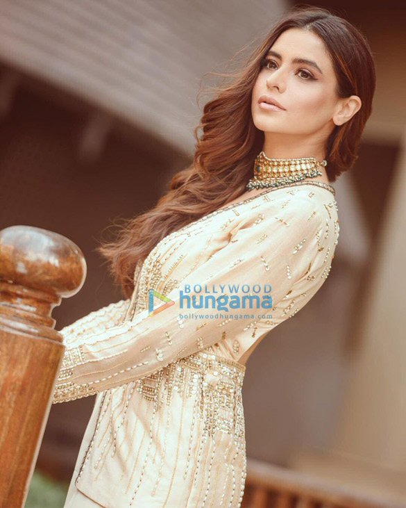 aamna shariff 4 4