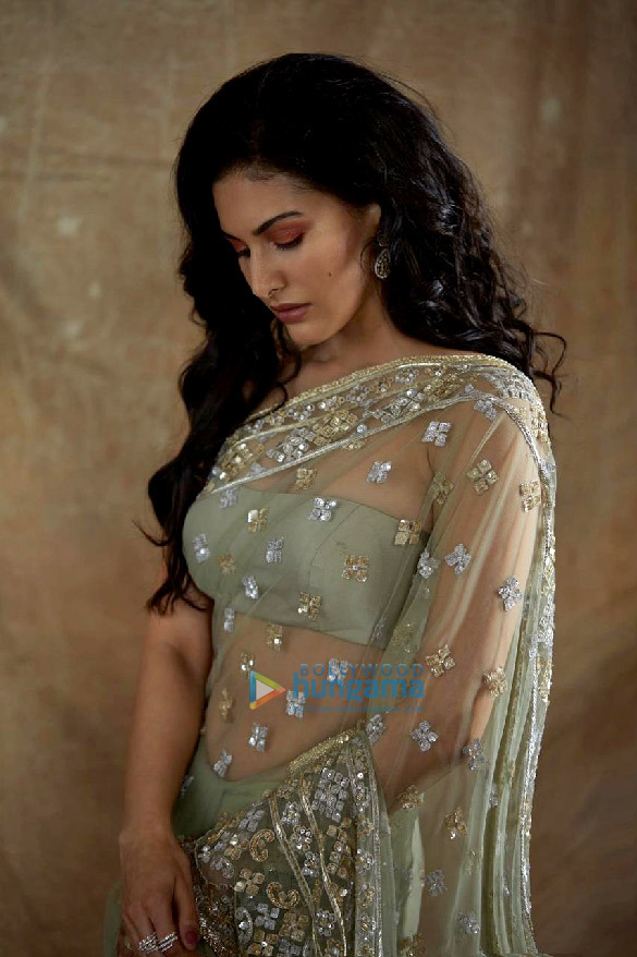 amyra dastur 1 6