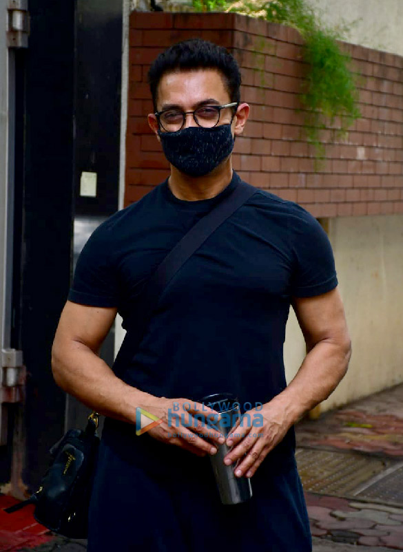 photos aamir khan spotted in bandra 4