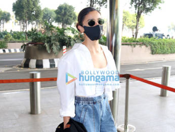 Photos: Alia Bhatt, Falguni Pathak and Warina Hussain snapped at the airport