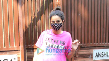 Photos: Ananya Panday spotted at yoga class in Bandra