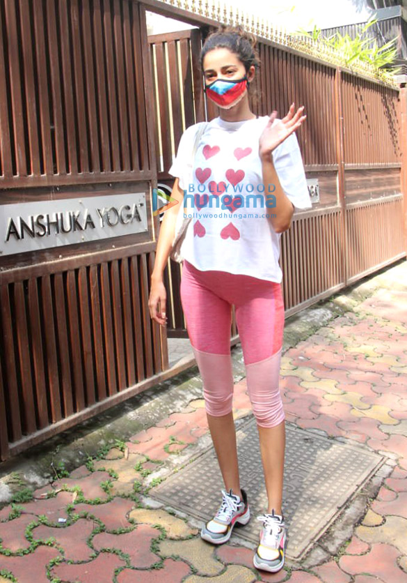 photos ananya panday spotted at yoga class in bandra 2 5