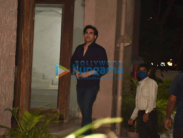 photos arbaaz khan snapped in bandra 3