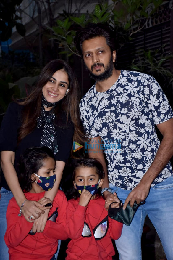Photos: Celebs snapped attending Ravie Kapoor’s birthday bash Photos: Celebs snapped attending Ravie Kapoor’s birthday bash