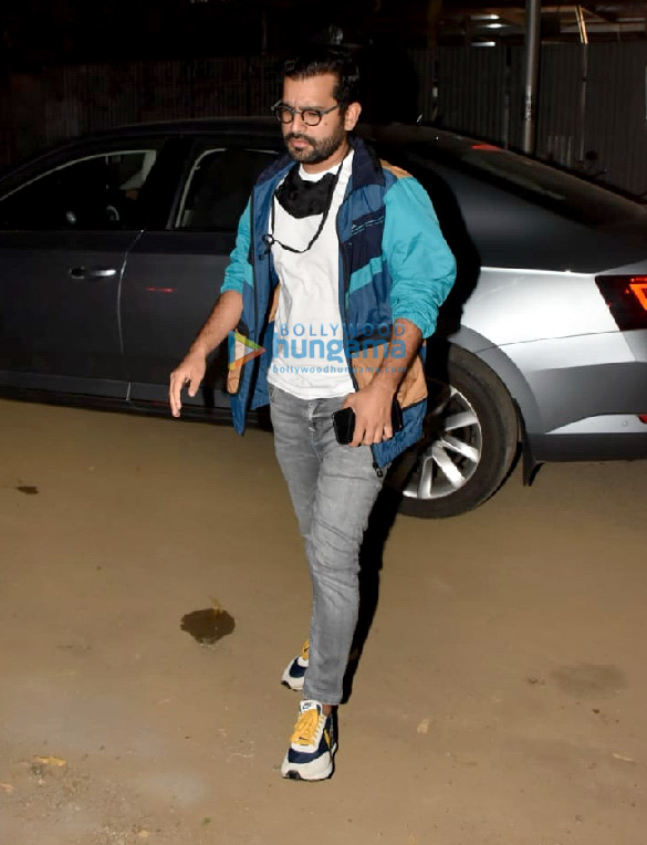 photos deepika padukone ranveer singh and shakun batra snapped at mizu restaurant in bandra 3
