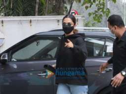 Photos: Deepika Padukone snapped at Foodhall