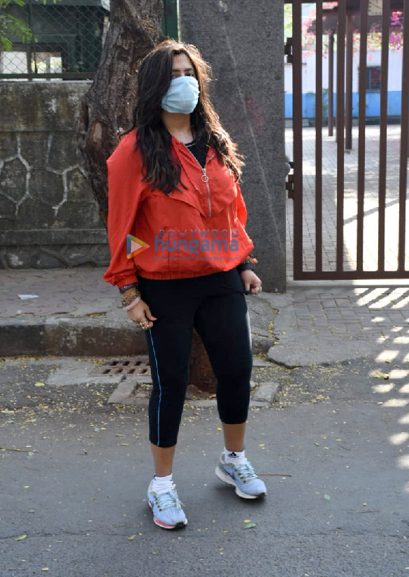 photos ekta kapoor snapped in juhu 3 2