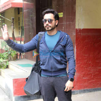 Photos: Emraan Hashmi spotted in Bandra