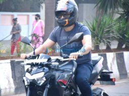 Photos: Emraan Hashmi spotted riding his bike at Carter Road