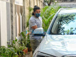 Photos: Farhan Akhtar and Zoya Akhtar snapped at Javed Akhtar’s house in Juhu