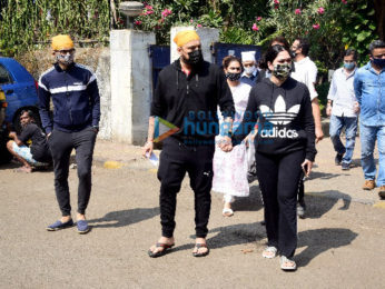 Photos: Funeral of producer Bunty Walia's father Pirthi Paul Singh