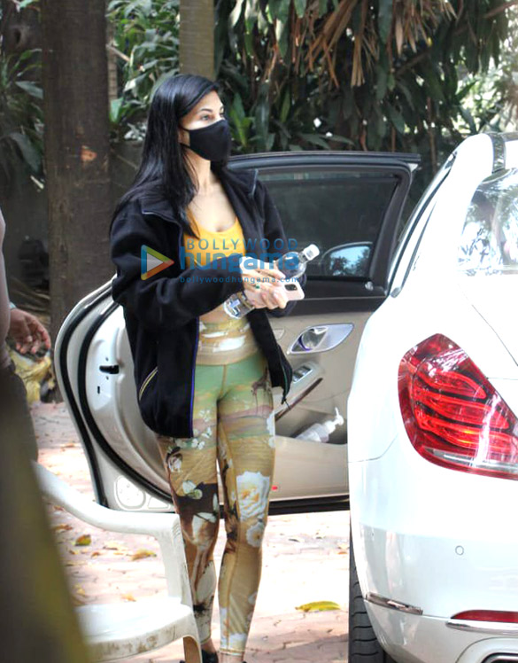 photos jacqueline fernandez spotted at dance class in bandra 3