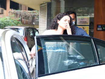 Photos: Kangana Ranaut spotted in Juhu
