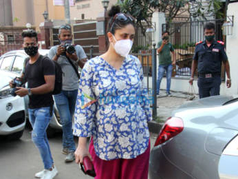 Photos: Kareena Kapoor Khan snapped in Juhu