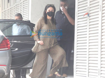Photos: Kareena Kapoor Khan spotted at a clinic in Bandra