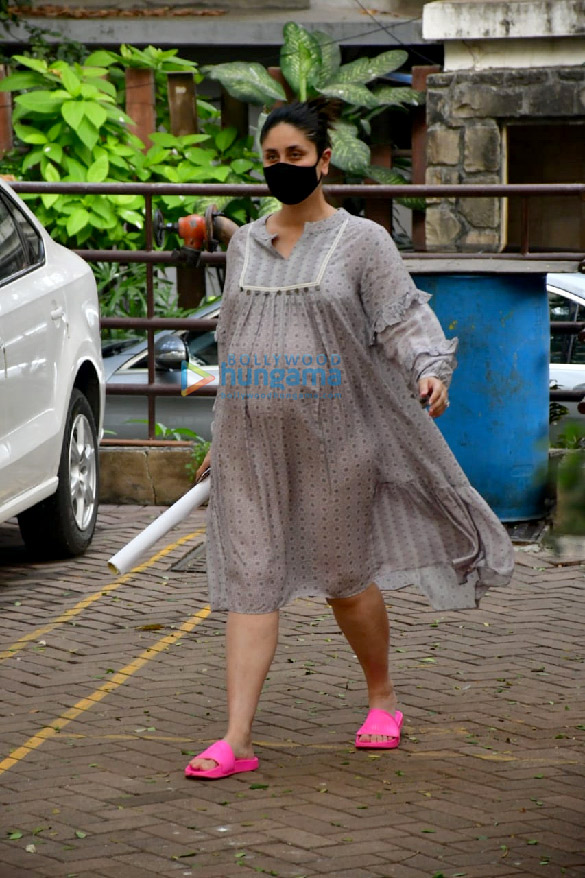 photos kareena kapoor khan spotted in bandra 3 15