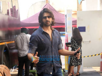 Photos: Kartik Aaryan snapped at Filmcity