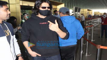Photos: Kartik Aaryan snapped at the airport