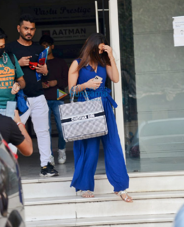 photos kiara advani spotted after a meeting in andheri 3