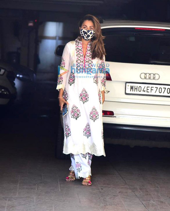 photos malaika arora and amrita arora snapped at kareena kapoor khans house 4