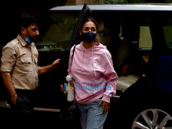 Photos: Malaika Arora spotted at Karan Johar's house in Bandra