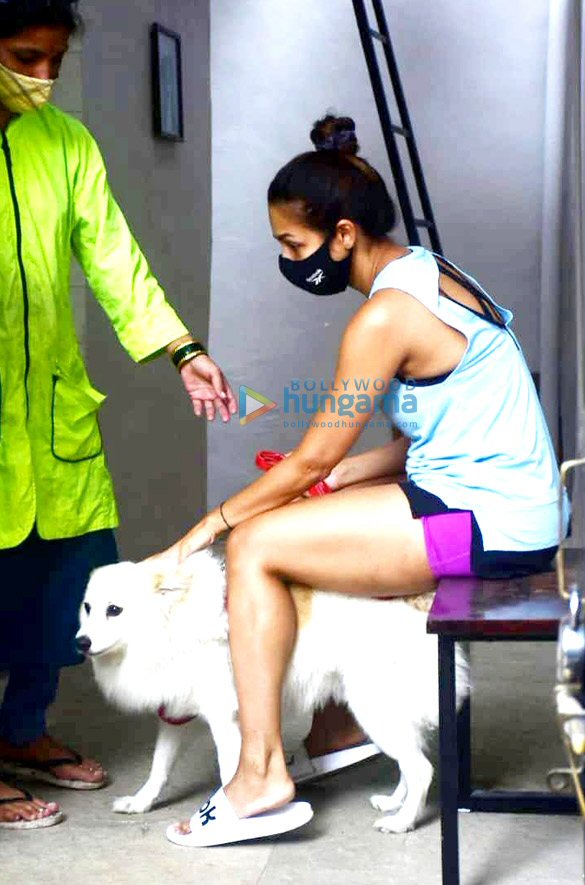 photos malaika arora spotted at a pet clinic 1