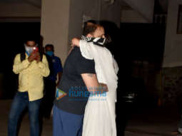 Photos: Mouni Roy spotted at Bunty Walia’s house in Bandra