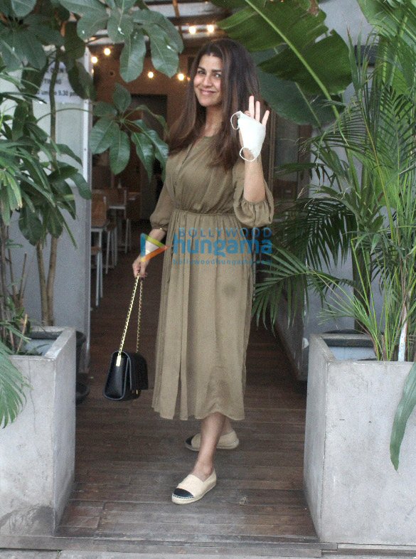 Photos: Nimrat Kaur snapped in Juhu Photos: Nimrat Kaur snapped in Juhu
