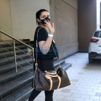 Photos: Parineeti Chopra snapped in Andheri