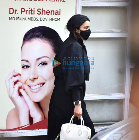 photos parineeti chopra spotted at a skin clinic in juhu 2