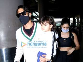 Photos Pooja Hegde, Ekta Kapoor, Aakanksha Singh and others snapped at the airport