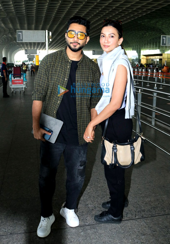 photos prachi desai spotted at the airport 4