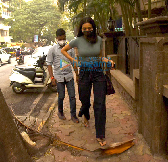 photos rakul preet singh spotted in bandra 2 5