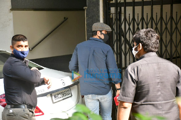 photos ranbir kapoor spotted at a clinic 4 2