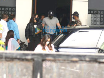 Photos: Ranveer Singh, Deepika Padukone, Ranbir Kapoor and Neetu Singh snapped at the Kalina airport