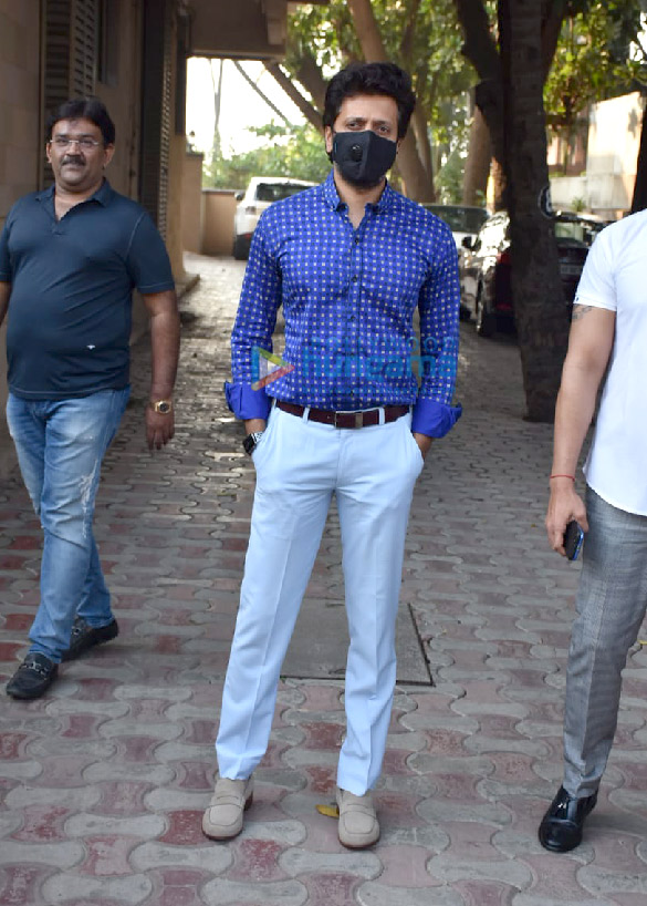 photos riteish deshmukh snapped in juhu 4