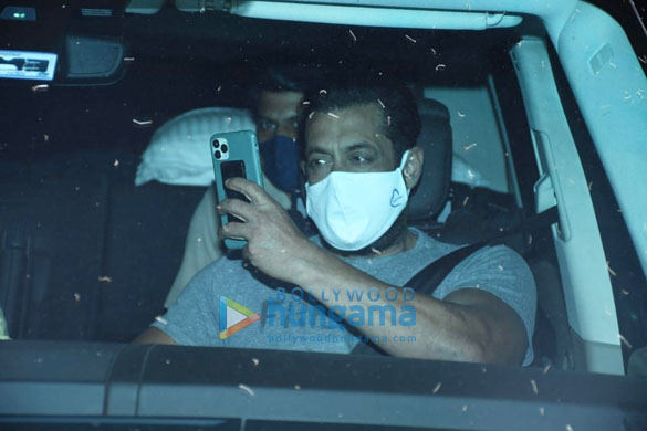 Photos: Salman Khan and Pragya Jaiswal snapped in Bandra