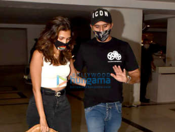 Photos: Sara Ali Khan, Ananya Panday, Gauri Khan and others spotted at Karan Johar's house in Bandra