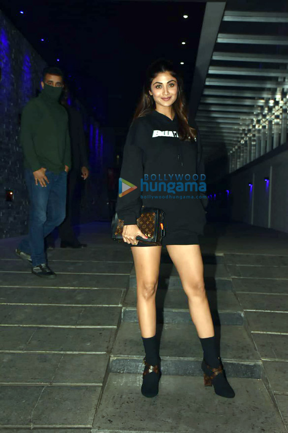photos shilpa shetty and raj kundra spotted at hakkasan in bandra 5