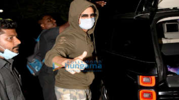 Photos: Sidharth Malhotra snapped at Versova